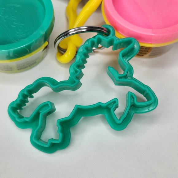 NWT Play-Doh Clip-On Keychains with Mermaid and Unicorn Cookie Cutters Hasbro - Picture 3 of 4